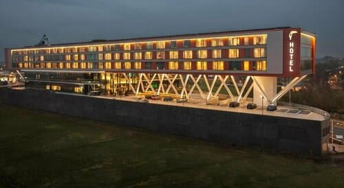 Внешний вид отеля Van der Valk Hotel Veenendaal