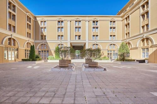 Внешний вид отеля Appart'hôtel Odalys City L'Atrium в Экс-ан-Провансе