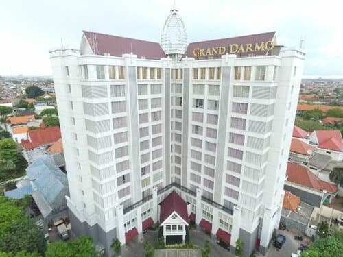 Внешний вид отеля Grand Darmo Suite Hotel