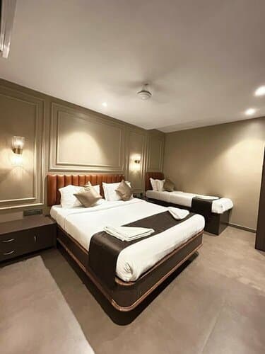 Внешний вид отеля Gulf Hotel Colaba в Мумбаях