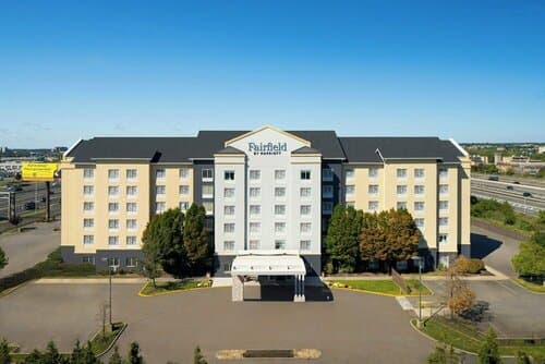Внешний вид отеля Fairfield Inn & Suites Newark Liberty International Airport