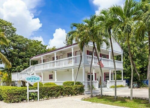 Внешний вид отеля Amoray Dive Resort