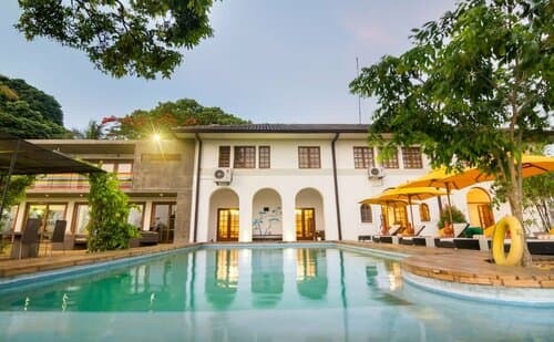 Внешний вид отеля The Elephant Stables