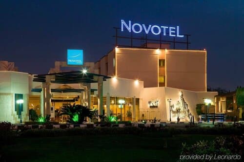 Внешний вид отеля Novotel Cairo Airport в Каире