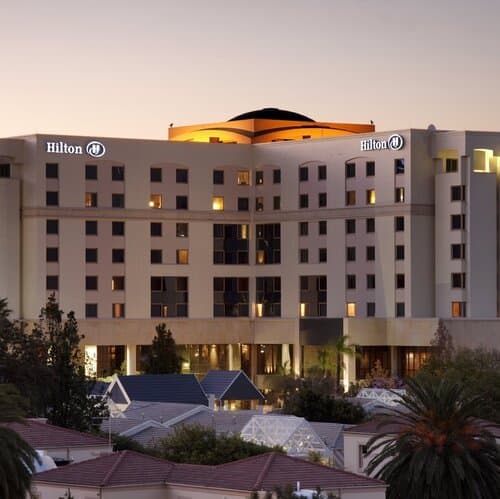 Внешний вид отеля Hilton Sandton в Сандтоне