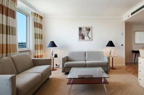 Внешний вид отеля Hilton Düsseldorf в Дюссельдорфе