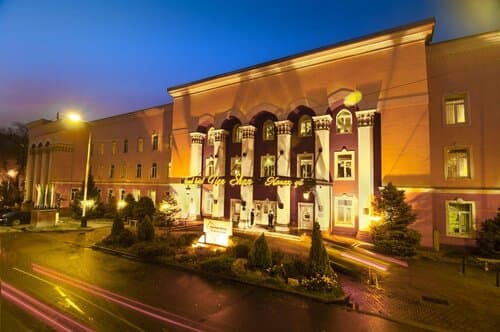 Внешний вид отеля Гранд Отель Тянь Шань в Алматах