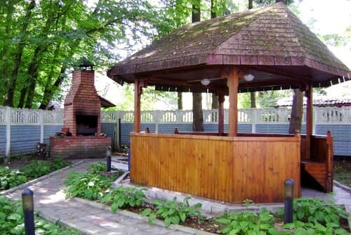 Внешний вид отеля Золотая бухта в Светлогорске