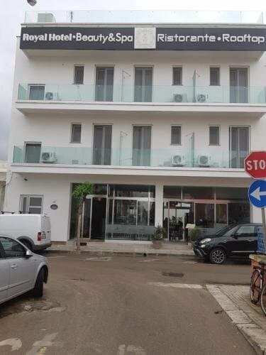 Внешний вид отеля Hotel Royal в Порто Чезарео