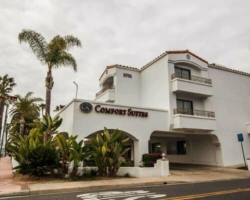 Внешний вид отеля Comfort Suites San Clemente Beach