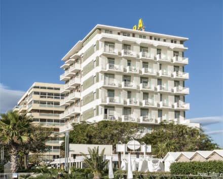 Внешний вид отеля Tiffany's в Риччоне