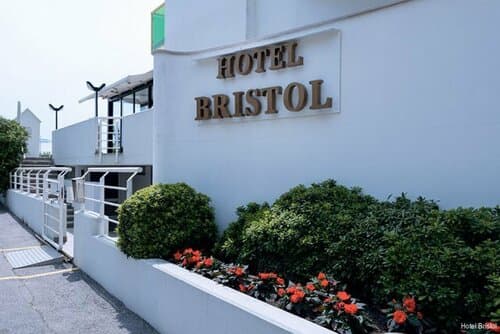Внешний вид отеля Hotel Bristol в Езоле