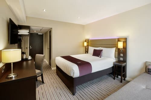Внешний вид отеля Premier Inn London Kensington Olympia
