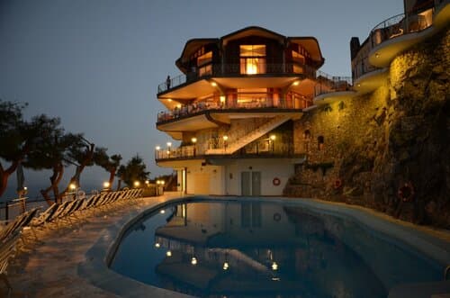 Внешний вид отеля Grand Hotel Excelsior Amalfi в Амальфи