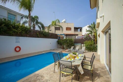 Внешний вид отеля Delfini Villas в Муниципальной единице Оиасе