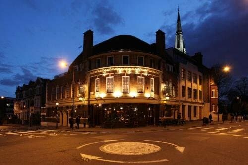 Внешний вид отеля Rose and Crown Stoke Newington в Лондоне