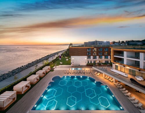 Внешний вид отеля Crowne Plaza Istanbul Florya