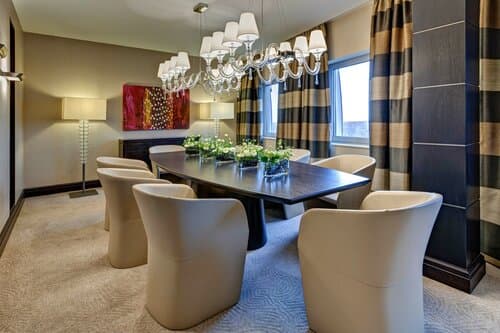 Внешний вид отеля Hilton Frankfurt Airport в Франкфурте-на-Майне