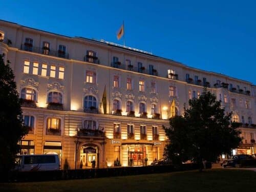 Внешний вид отеля Bristol Hotel Salzburg в Зальцбурге