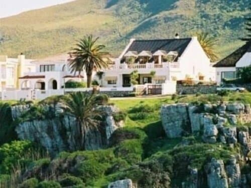 Внешний вид отеля La Fontaine Guest House