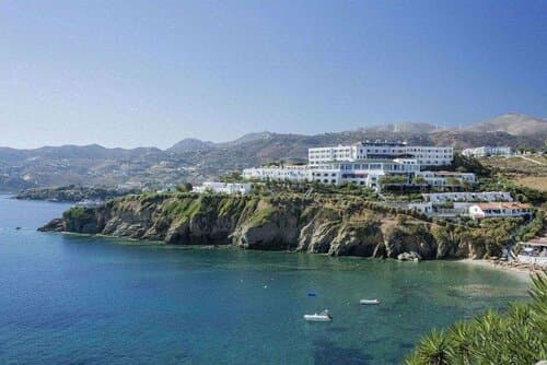 Внешний вид отеля Отель Peninsula Resort & SPA в Муниципальной единице Газиу