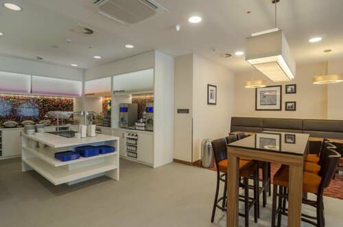 Внешний вид отеля Hampton by Hilton Frankfurt City Centre Messe в Франкфурте-на-Майне