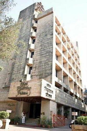 Внешний вид отеля Hotel Midtown Pritam в Мумбаях