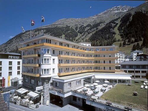 Внешний вид отеля Schweizerhof Pontresina