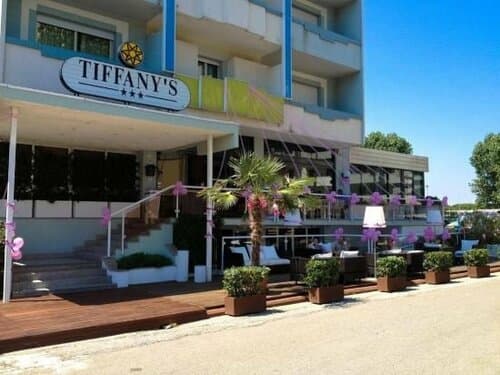 Внешний вид отеля Hotel Tiffany's в Каттолике