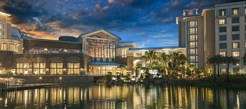 Внешний вид отеля Universal's Loews Sapphire Falls Resort в Орландо