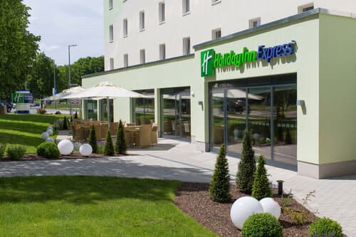 Внешний вид отеля Holiday Inn Express Neunkirchen