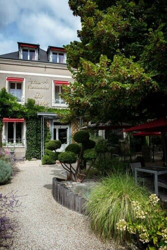 Внешний вид отеля La Breche в Амбуазе