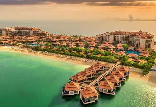 Внешний вид отеля Anantara The Palm Dubai Resort в Пальме Джумейре