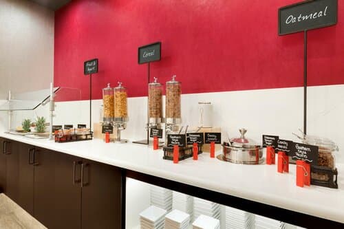 Внешний вид отеля Embassy Suites by Hilton Atlanta Ne Gwinnett Sugarloaf