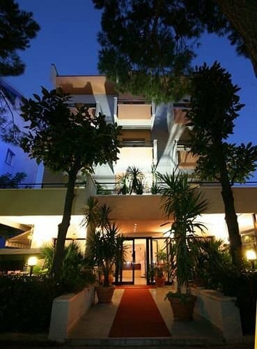 Внешний вид отеля Hotel Aldebaran в Риччоне