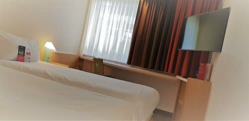 Внешний вид отеля Ibis Düsseldorf Hauptbahnhof в Дюссельдорфе