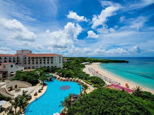 Внешний вид отеля Hotel Nikko Alivila Yomitan Resort Okinawa