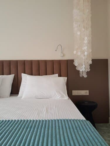 Внешний вид отеля Рони Шелтер в Геленджике