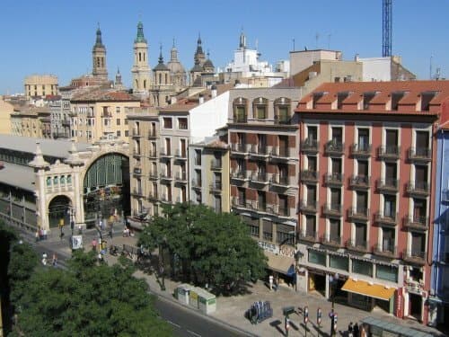 Внешний вид отеля Hotel Avenida в Сарагосе