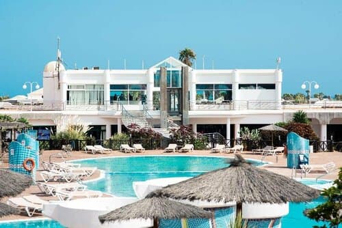 Внешний вид отеля Hl Club Playa Blanca Hotel в Яйсе
