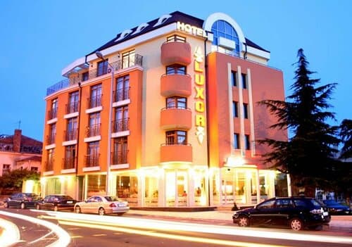 Внешний вид отеля Hotel Luxor