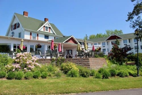 Внешний вид отеля Auberge Gisele's Inn в Баддеке