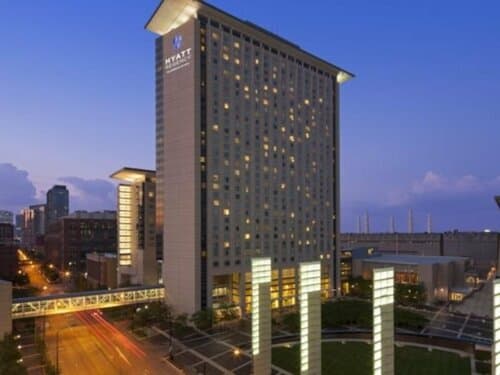 Внешний вид отеля Hyatt Regency McCormick Place в Чикаго