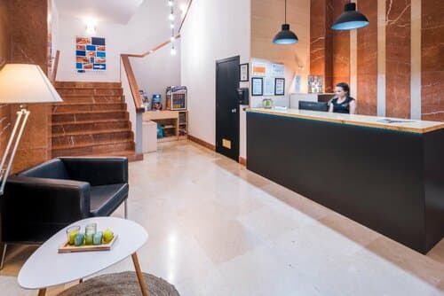 Внешний вид отеля Catalunya Express