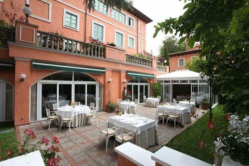 Внешний вид отеля Hotel Quinta de los Cedros в Мадриде