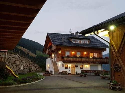 Внешний вид отеля Kuentnerhof в Инничионе - Сан-Кандидо