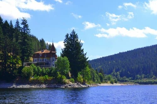 Внешний вид отеля Seehotel Hubertus Schluchsee в Шлюхзем
