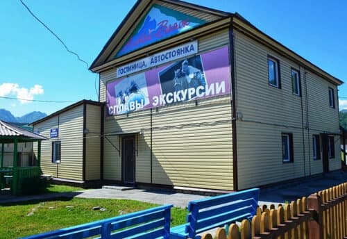 Внешний вид отеля Алтай-Вояж в Чемале