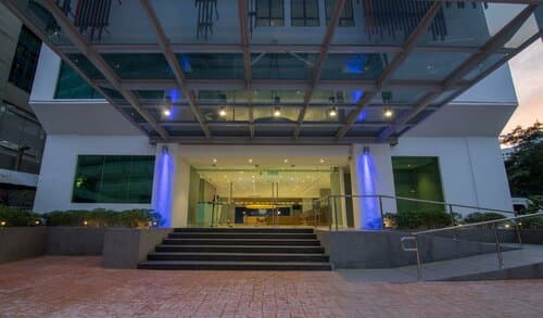 Внешний вид отеля Holiday Inn Express & Suites Johor Bahru