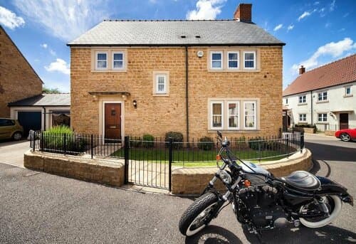 Внешний вид отеля Hollies Hotel